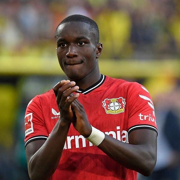 3. Arsenal, Bayer Leverkusen forması giyen Moussa Diaby’yi transfer ederek hücum hattını güçlendirmek istiyor. (Daily Express)