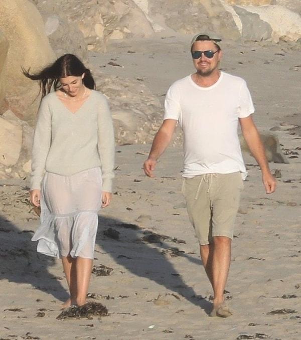 DiCaprio ve Morrone, bu yazın başlarında Malibu'daki bir plajda 4 Temmuz hafta sonunu birlikte geçirirken fotoğraflanmıştı.