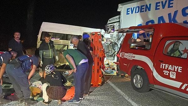 Kazada ilk belirlemelere göre 8 kişi öldü 9 kişi yaralandı. 9 ağır yaralı Sivas ve Malatya’daki hastanelere kaldırıldı. Kaza ile ilgili inceleme sürüyor.