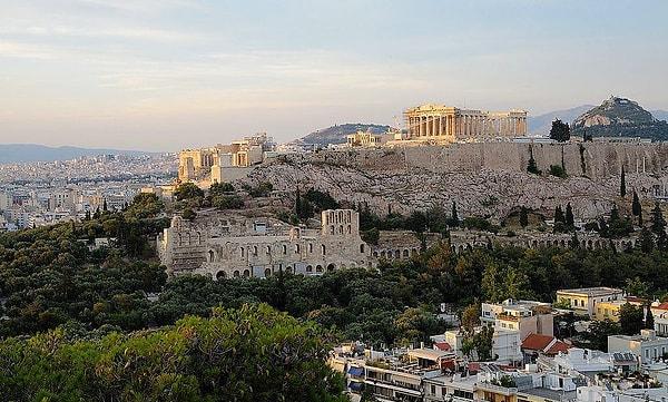 2. Yunanistan'da 18 tane UNESCO Dünya Mirası Alanı var.