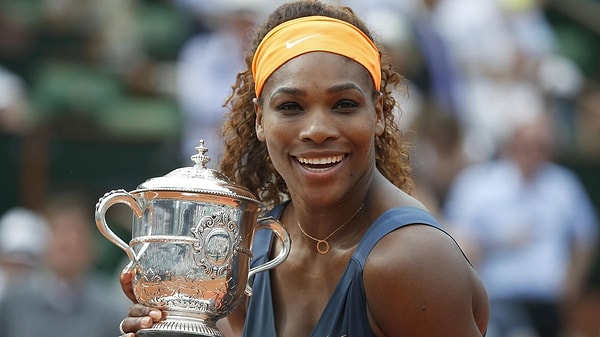 Serena Williams, 1995 yılında başladığı profesyonel tenis kariyerinde çok ve büyük başarılara imza attı. Toplam 23 grand slam zaferi bulunan Williams, 4 olimpiyat altın madalyası(1 kez tekler, 3 kez çiftler) ve 73 tekler şampiyonluğu kazandı.