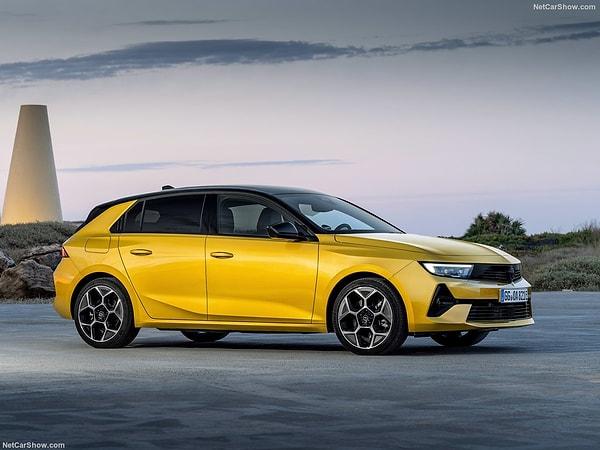 Geçtiğimiz yıl tanıtılan Opel Astra 2022 sonunda Türkiye pazarına giriş yaptı.