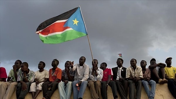 Güney Sudan 2011'de bağımsızlığını kazanmasından sonra bölgede iç savaş ve ayrılıklar yaşanmaya başladı. BM'ye göre iki milyondan fazla insan yerinden edildi ve on binlerce insan öldü.