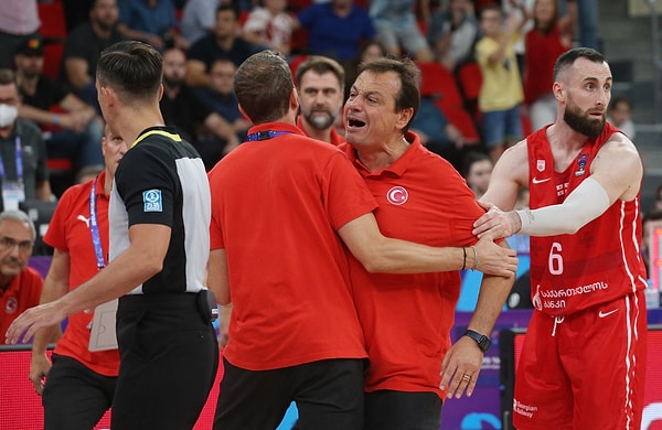 FIBA, Türkiye-Gürcistan karşılaşmasının 4. çeyreğinde bir zaman hatası yapıldığını ancak bu zaman kaybının 'sonucu kesin olarak değiştireceğini tespit edemediği' için, TBF'nin yaptığı itirazı reddetti.