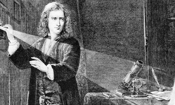 Newton, 1661 yılında Cambridge'de Trinity College'a girdi. Daha sonra master eğitimini bitirmek için 4 yıllık burs daha kazandı.