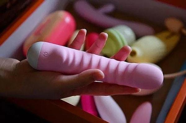 13. “Babam benim seks oyuncaklarımı buldu… Hayatımda hiç bu kadar utanmamıştım.”