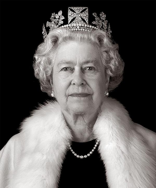 İngiltere'nin en uzun süre tahtta kalan hükümdarı Kraliçe II Elizabeth, dün akşam 96 yaşında yaşamını yitirdi.