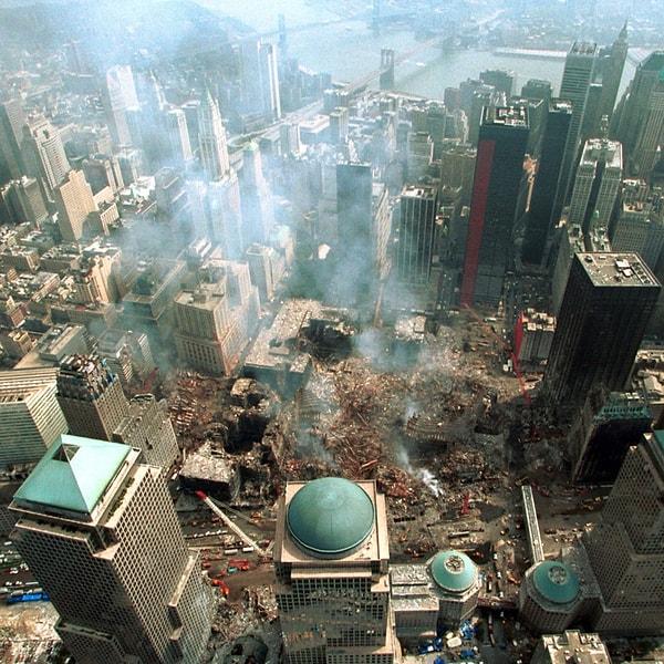 1. Dünya Ticaret Merkezi'nin enkazı 99 gün boyunca durmadan yandı.
