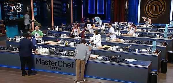 MasterChef Türkiye'de yedeklerden kadroya giren üçüncü isim belli oldu. Şeflerin verdikleri ürünleri en iyi kullanan isimler Atike ve Şule olurken iki isimden biri kadroya girdi.