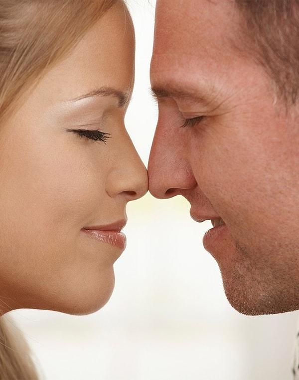5. Kadın burnu erkeklere oranla %50 daha fazla nörona sahiptir. Bu da koku duygusunun kadınlarda daha güçlü olmasına sebep olur.