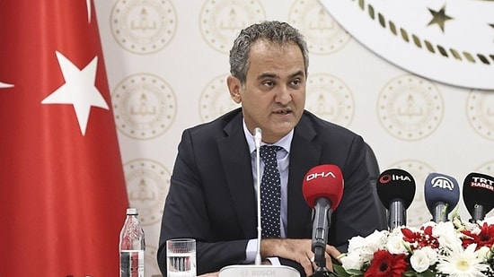 Bakan Özer'in Tepki Çeken Sözlerine Yanıt: 'Kimseyi İncitecek İfade Kullanmadı'