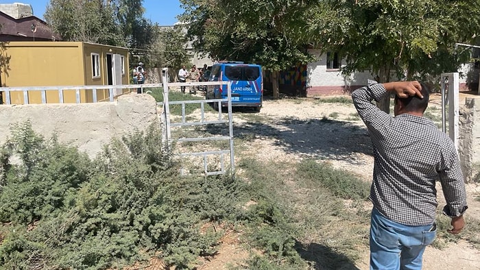 İlkokula Jandarma ‘Baskını’: Fotoğraf Çekimini Engellemeye Çalıştılar