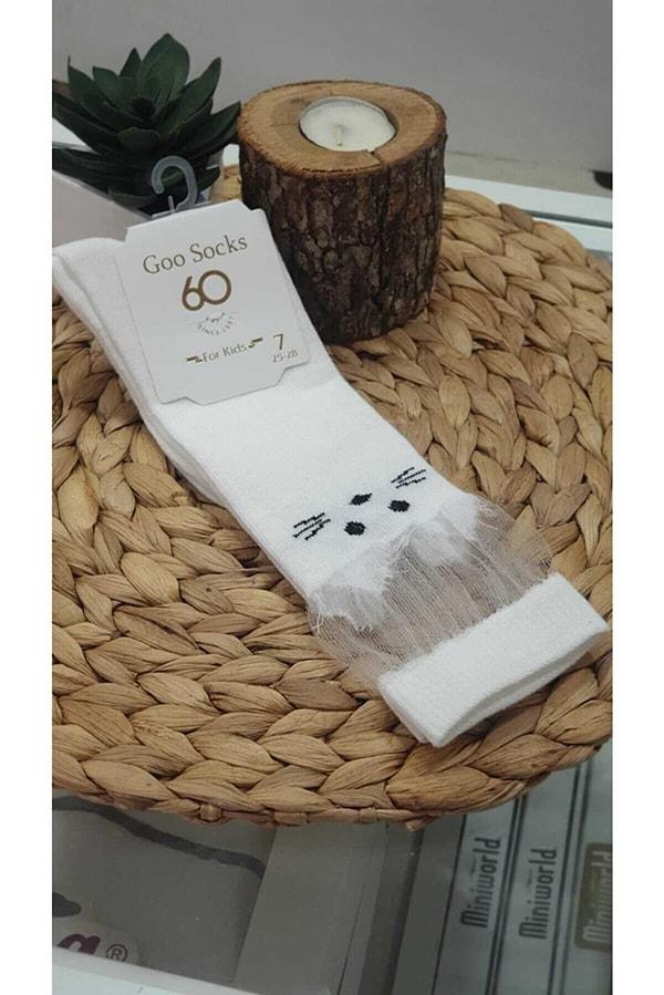 10. Kedicik desenli diz altı çorap 5-10 yaş arası çocuklar için çok sevimli bir çorap.
