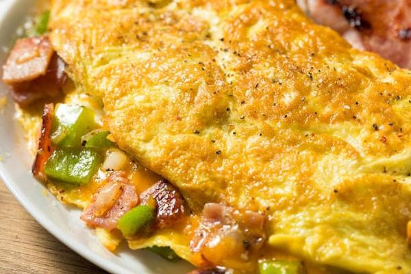9. Kalorisi düşük besin denildiğinde akla hemen onun adı gelir: Kabaklı omlet tarifi