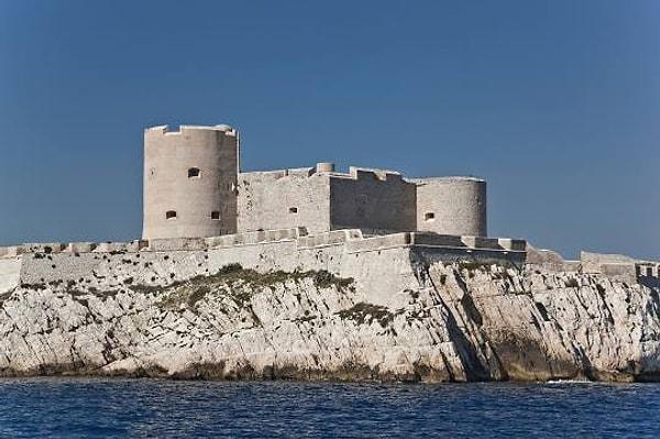 4. Yüzyıllar boyunca binlerce mahkumun yattığı ünlü ada hapishanesi: Château d'If