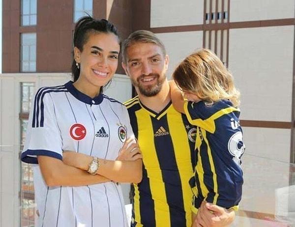 Çınar adında çocukları olan çiftin ayrılık sebeplerinden bir tanesinin ise Mehmet Dinçerle olduğu iddia edildi.