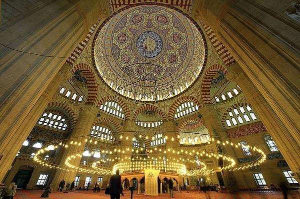 Selimiye Camii hangi ilimizde bulunur?