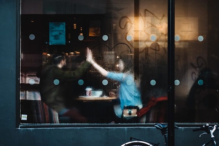 26 Effective Conversation Starters to Get to Know Someone Better