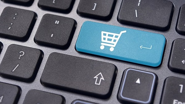 Online alışveriş tutarı daha rahat gördüğünüz için harcamaları azaltabilir!