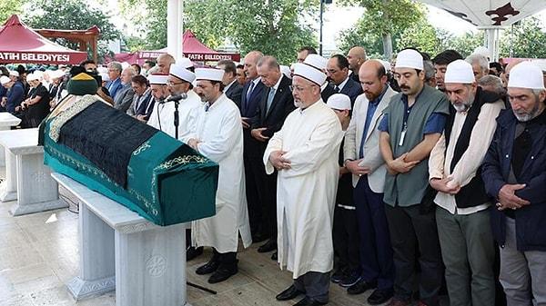 Cerrahi Tarikatı lideri Ömer Tuğrul İnançer, 5 Eylül 2022'de vefat etmiş ve cenaze töreni İstanbul'da düzenlenmişti.