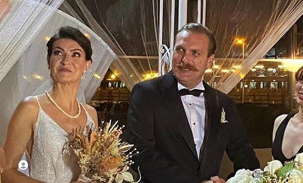 Özkaya, Instagram hesabından ''Arkadaşlar 'ben evlenmem' demeyin. Şekil A'da görüldüğü gibi...'' diyerek o anları paylaştı.