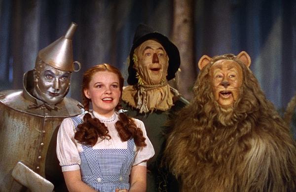 4. The Wizard of Oz - Oz Büyücüsü (1939) - IMDb: 8.1