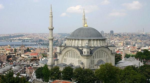 Yapı padişahın 1754 yılında vefatıyla yarım kalmış. Tahta geçen kardeşi 3. Osman külliyeyi tamamlamış.