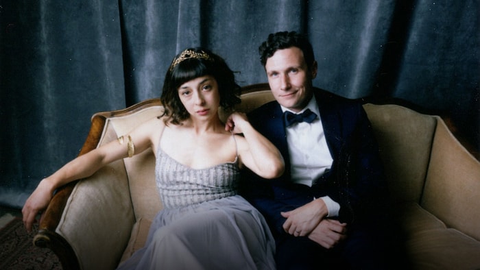 Fransız Yolculuğuna Çıkmak İçin Dinlemeniz Gereken 11 Laura & Anton Şarkısı