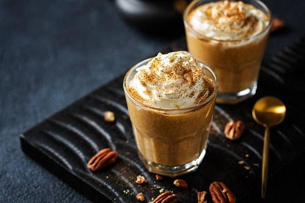 9. Yılbaşı planlarınızı yaparken yudumlamayı unutmayın: Toffe nut latte tarifi