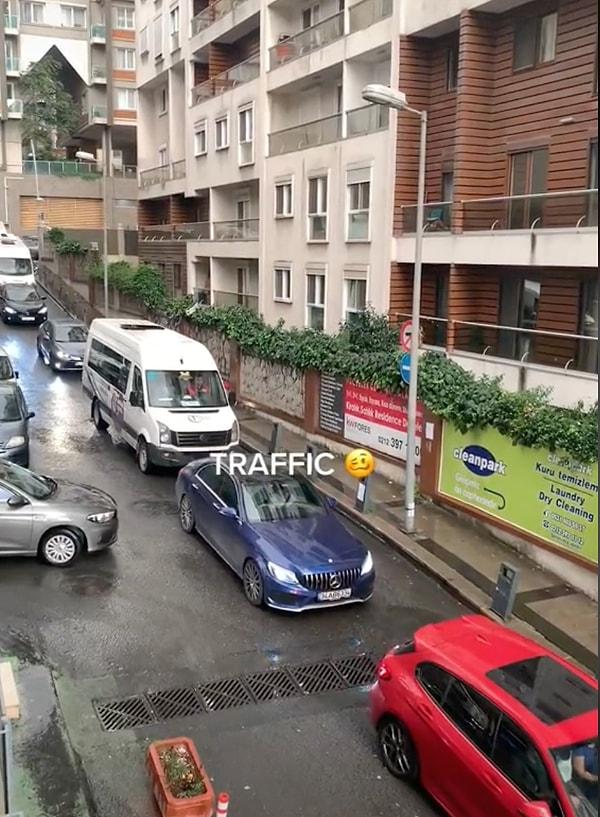 Molly'yi Türkiye'de özellikle de İstanbul'da en çok rahatsız eden detaylardan bir tanesi de trafik olmuş.