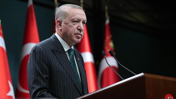 Cumhurbaşkanı Recep Tayyip Erdoğan, ”Yunanistan Başbakanı ABD’den yardım istiyor, neye karşı yardım istiyor? Türkiye’ye karşı. Biz gereği neyse her zaman yapacağız ve yapmaya hazırız’’ dedi.