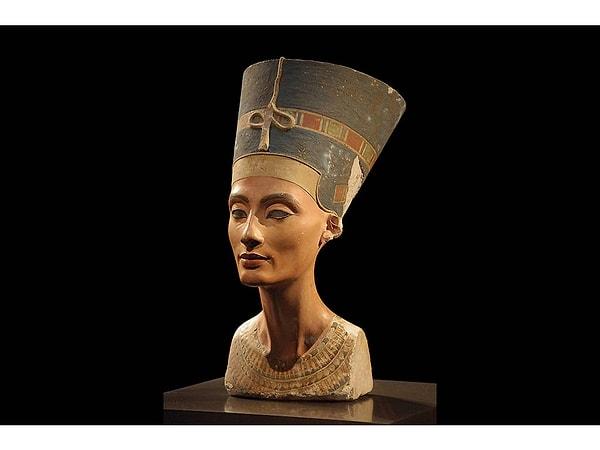 2. Nefertiti Büstü