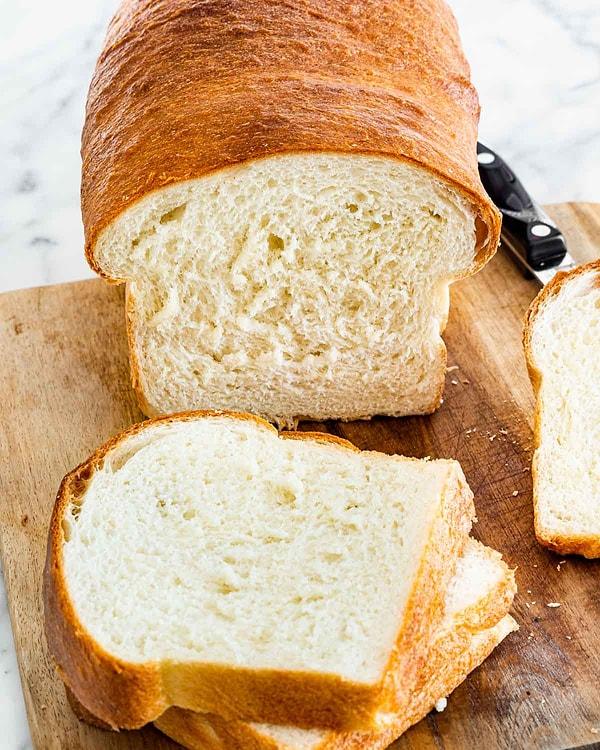 5. Beyaz ekmeği hayatınızdan tamamen çıkarın. Tam buğday ekmekleri ya da tahıllı ekmekleri de dengeli tüketin.