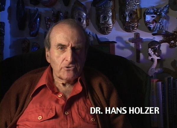 2009 yılında vefat edene kadar paranormal olaylar hakkında araştırmalarına devam edip kitaplar yazan Holzer, ardında amatör hayalet avcılarına ve paranormal uzmanlara  verdiği ilhamı bıraktı.