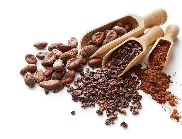 Kakao ise zayıf görünümlülerin arasında beliriyor.