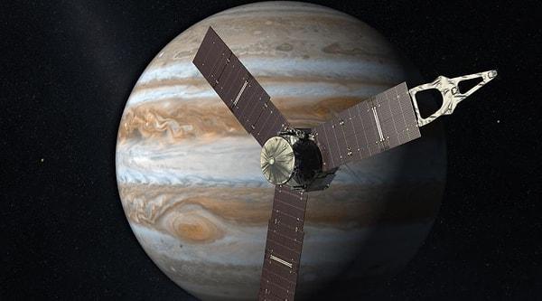 Örneğin Juno sondası, Jüpiter'in yörüngesinden oldukça faydalı bilgiler sağlıyor.