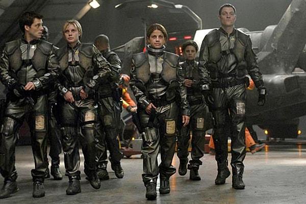 4. Battlestar Galactica (2004 - 2009)