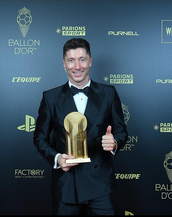 ‘Yılın en iyi forveti’ne verilen ödül olan Gerd Müller Trophy ise Polonyalı golcü Robert Lewandowski’ye gitti.