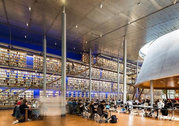 11. Central Library, University of Technology, Delft, Hollanda