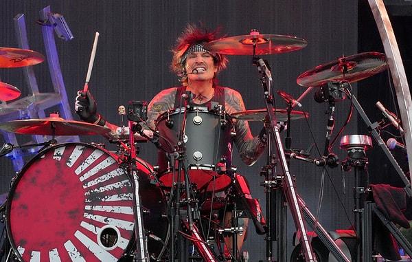 15. Tommy Lee