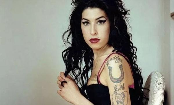 Dünyaca ünlü şarkıcı ve şarkı sözü yazarı Amy Winehouse, hem özel hayatıyla hem de başarılarıyla en çok konuşulan isimlerden biri.