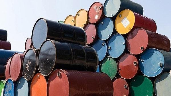 Brent petrol varil fiyatı yeni haftaya yüzde 1 azalışla 90,7 dolardan başladı.