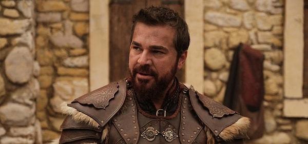 Kariyeri boyunca birçok yapımda rol alan oyuncu; Diriliş Ertuğrul, Barbaroslar: Akdeniz'in Kılıcı gibi dizilerin başrollerinde bulunmuştu.