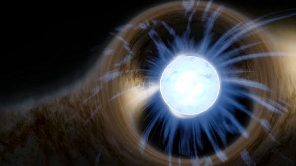 Süpernova sırasında, yıldızın çekirdeği o kadar yüksek bir basınca maruz kalır ki, mevcut atomlardaki protonlar ve elektronlar birleşerek nötronları üretir.