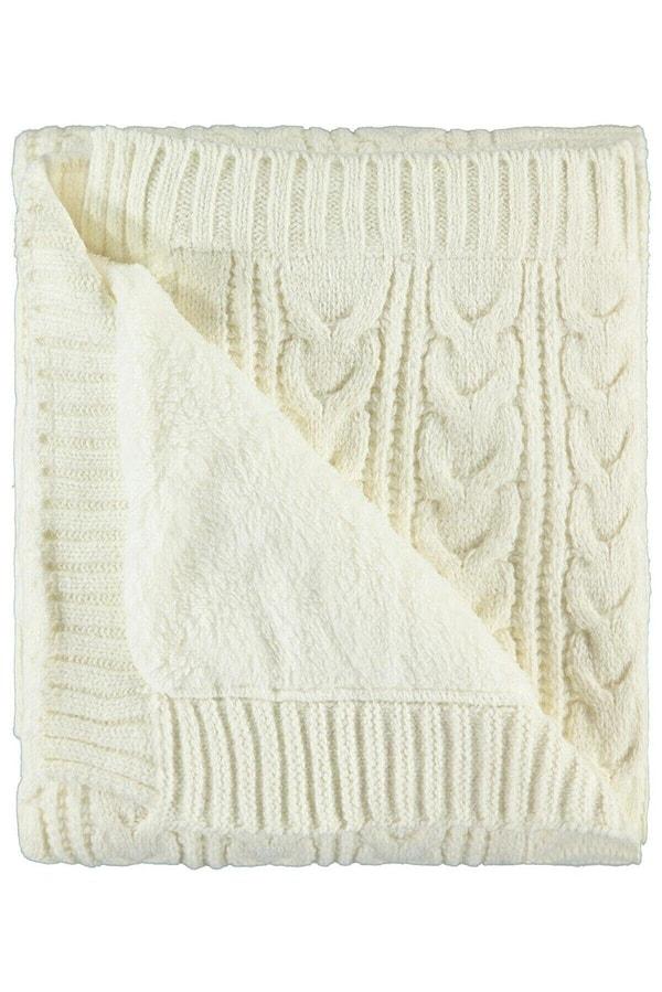 4. At kuyruğu desenli triko battaniye bebeğinizi sıcacık tutacak.