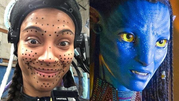 19. Zoe Saldaña, Avatar: The Way of Water'ın kamera arkasından ailesine gönderdiği bir fotoğrafı sevenleriyle paylaşmış: