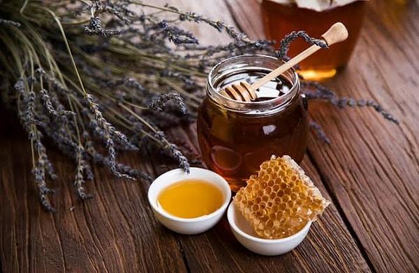 Gelelim, arıların ürettikleri doğal tatlı maddesi bal hakkında bilinmeyenlere.