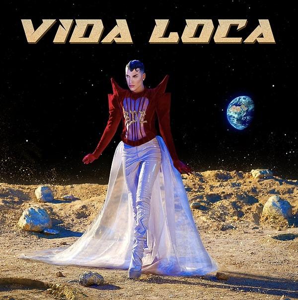 Daha sonrasında ise uzay ve uzaylı konseptli VIDA LOCA isimli şarkısıyla müzik kariyerine devam eden Kerimcan Durmaz, çıtayı o kadar yüksele çıkarmıştı ki Peşimde'den sonra hiçbir şey beğenilemiyordu resmen!