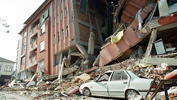 Düzce Depremi Ne Zaman Oldu? Düzde Depremi Kaç Şiddetindeydi?