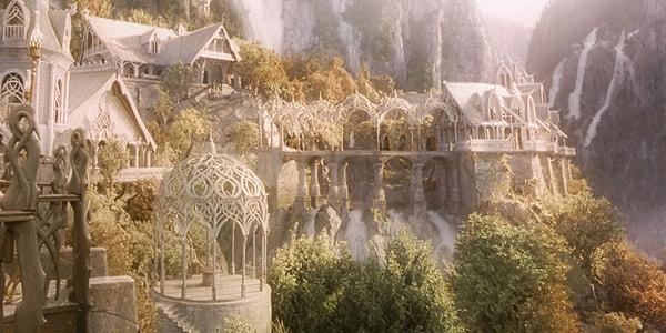 JRR Tolkien, Orta Dünya'nın ne kadar büyük olduğunu ve coğrafyasının neye benzediğini detaylandırmada tam olarak kesin değildi.